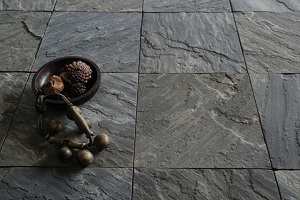 отделка пола кварцитом